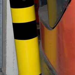 עמוד גמיש מברזל