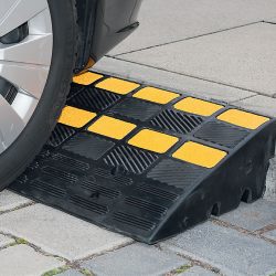 מוצרי גומי-מעברים, חניונים