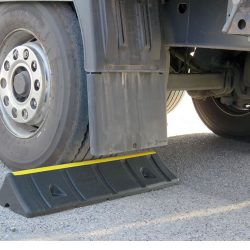 מעצור גלגל לכלי רכב כבדים/ גדולים