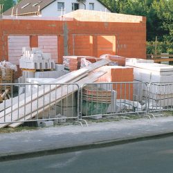 גדר חסימה מברזל